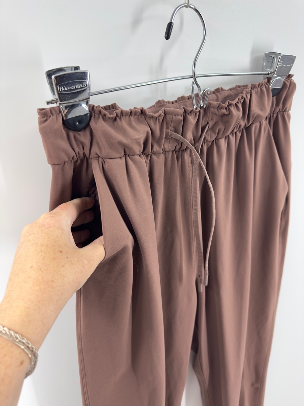 Lululemon Stretch High Rise Jogger Pants Size 6 Dark Oxide Performance Casual - Picture 3 of 11